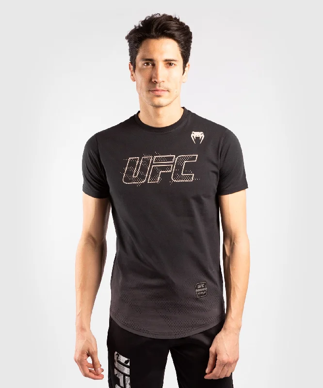 Men's fitted muscle t-shirt-UFC Venum Authentic Fight Week 2 Men's Short Sleeve T-shirt - Black