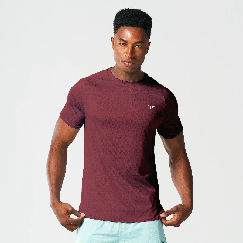 Men's silky-soft t-shirt-Core Mesh Tee 2.0 - Burgundy