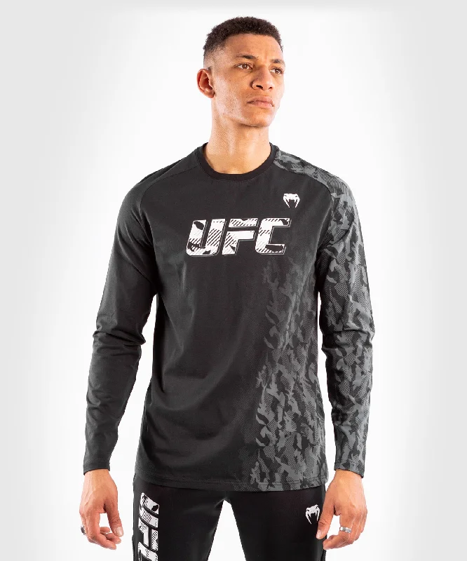 Men's eco-friendly bamboo t-shirt-UFC Venum Authentic Fight Week Men's Long Sleeve T-shirt - Black