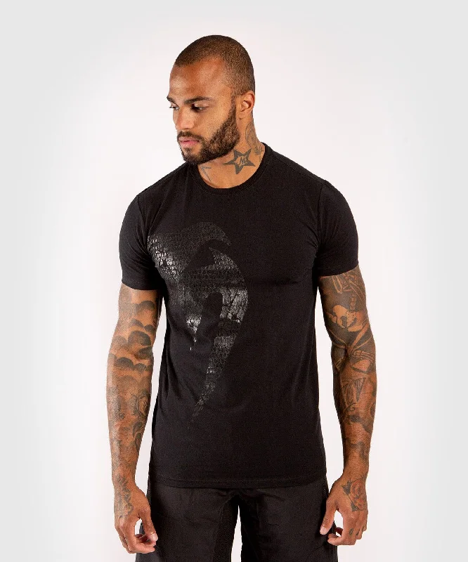 Men's graphic print t-shirt-Venum Giant T-shirt - Matte/Black